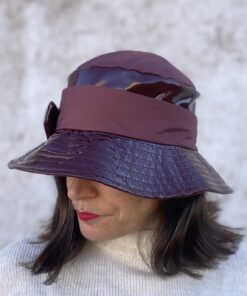Alternative view of GORRO IMPERMEABLE GRANATE