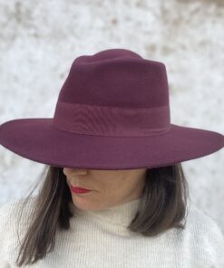 Alternative view of SOMBRERO INDIANA A GRANATE